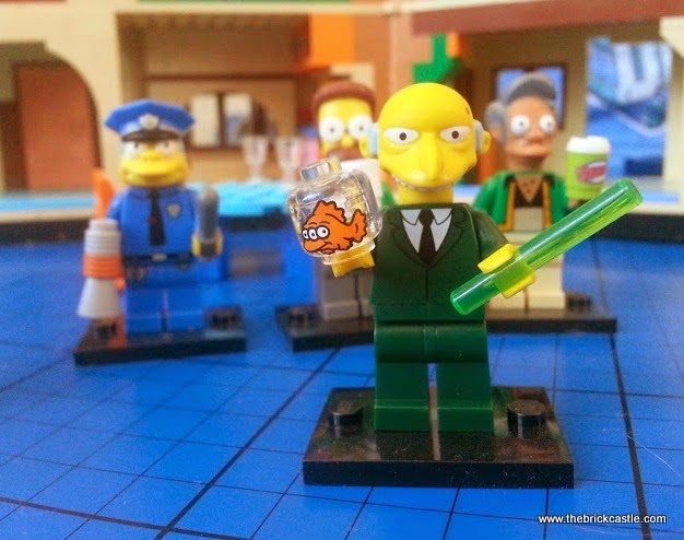 LEGO Simpsons Blinky the 3 eyed fish and Mr Burns
