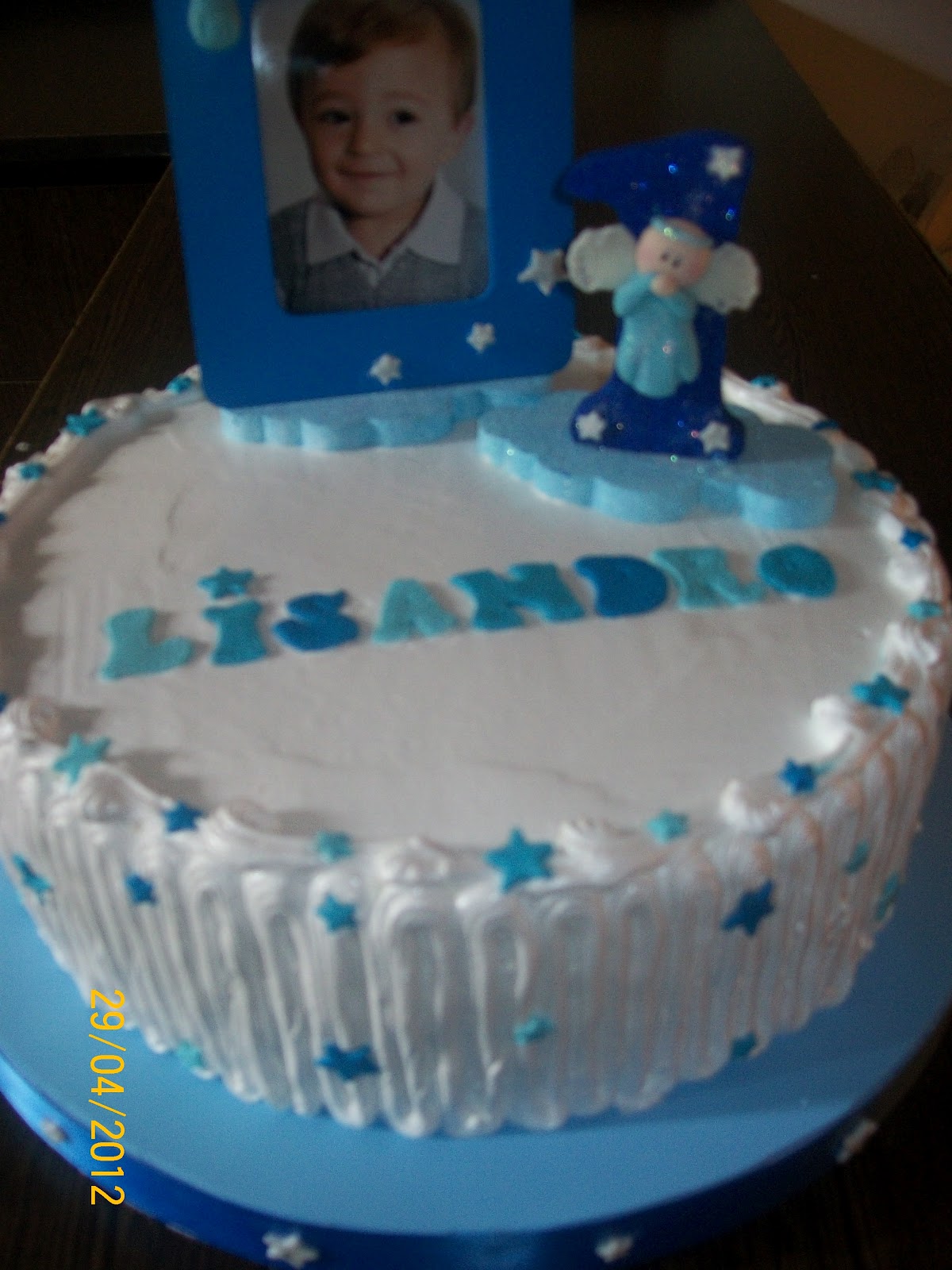 S.O.S. Coolinaria: Torta de cumpleaños en blanco y azules, para Lisandro