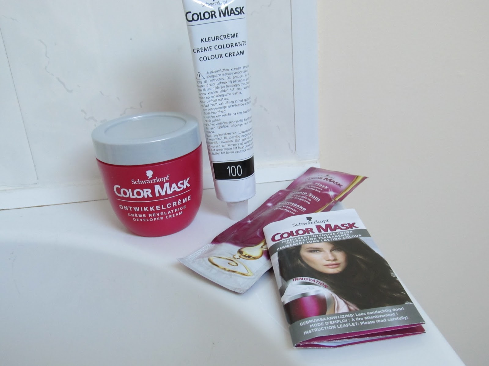 mama | beauty, parenting & lifestyle blog: Review | Schwarzkopf Color Mask Black