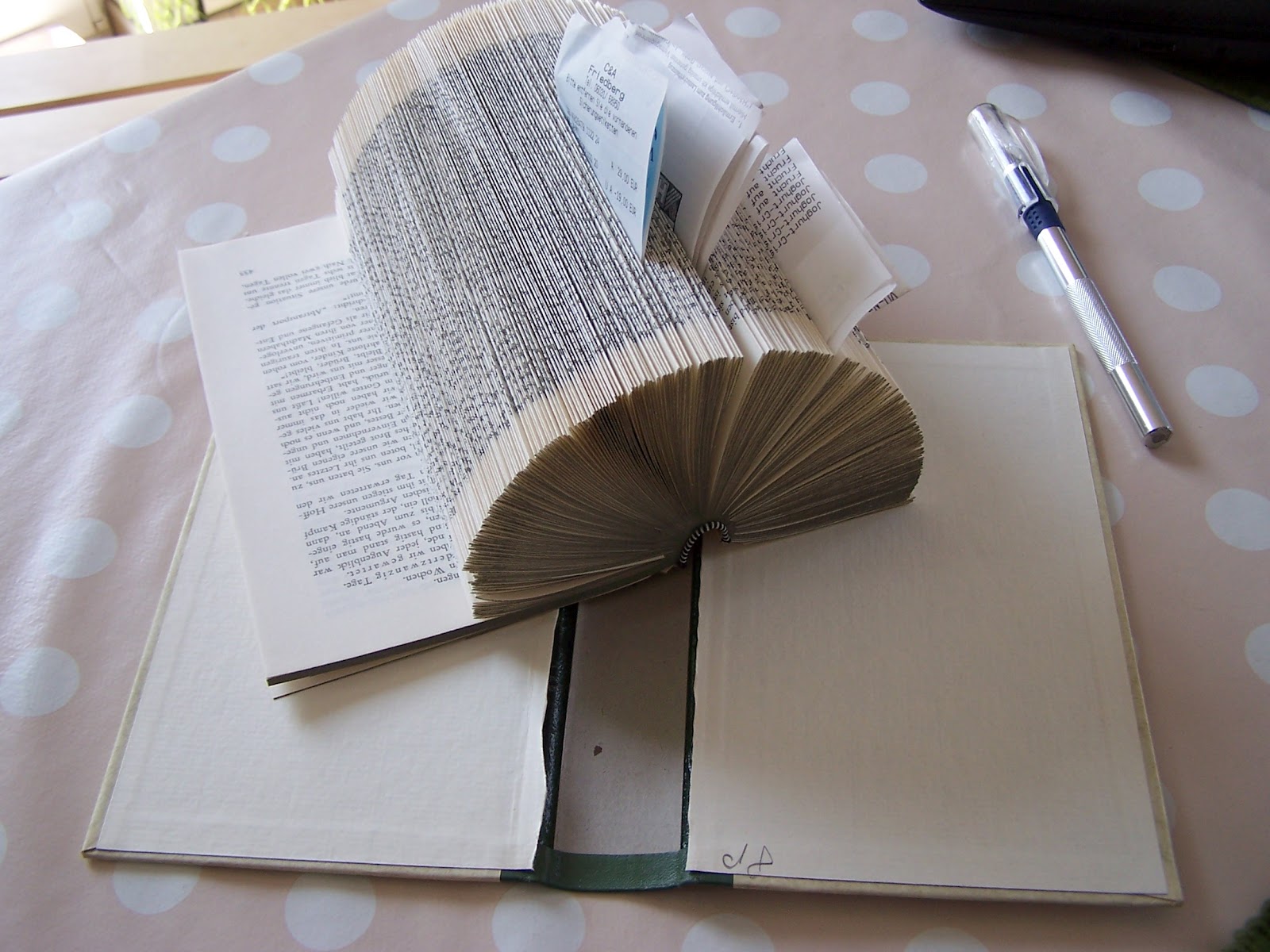 Tausend schöne Sachen...: Zettelhalter aus einem Buch