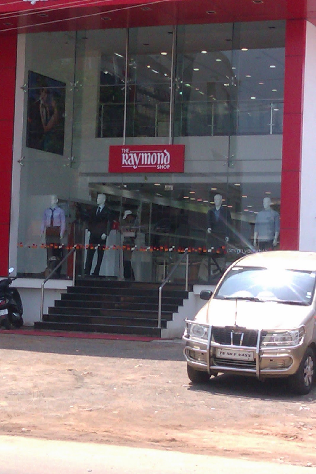 TRICHY TALKS RAYMONDS SHOWROOM IN TRICHY ADDRESS