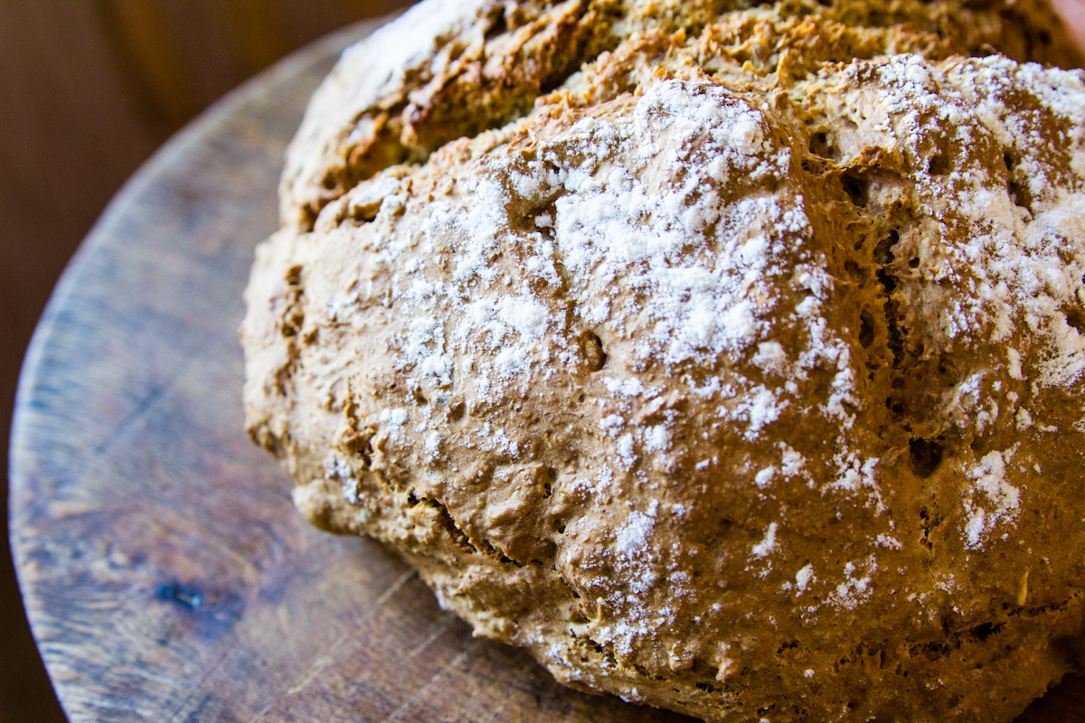 Бездрожжевой хлеб на воде рецепт. Содовый хлеб Ирландия. Ирландский хлеб. Хлеб на соде. Сода для выпечки.