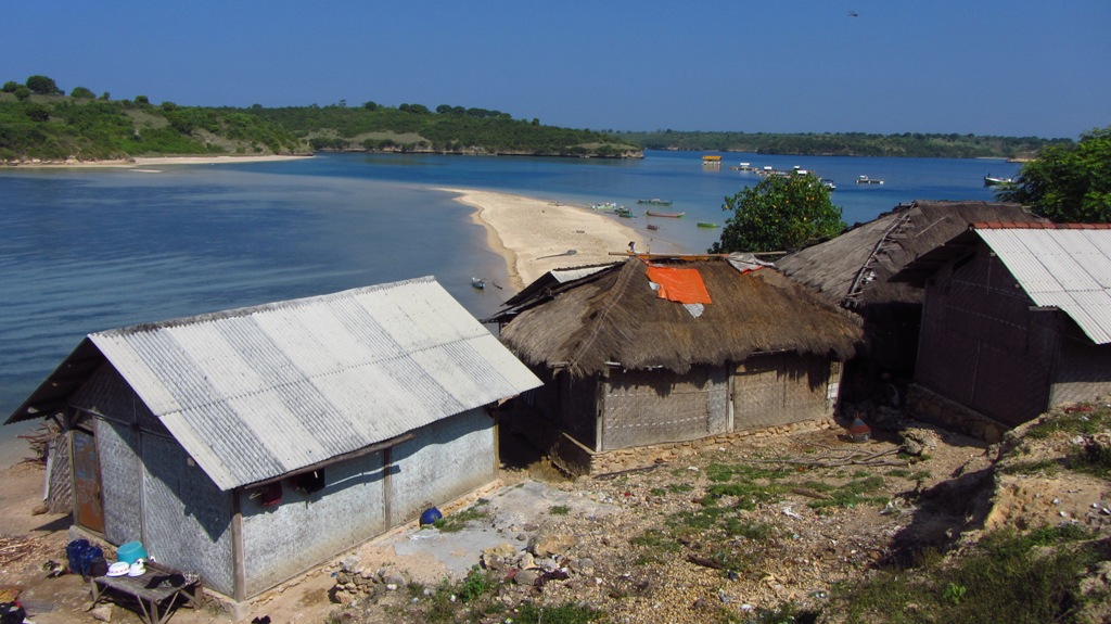 LET'S GO AROUND THE WORLD!!!: GILI SUNUT YANG UNIK DAN IMUT