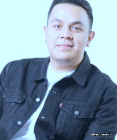 Lirik Lagu Labirin - Tulus | Lirik Lagu Populer