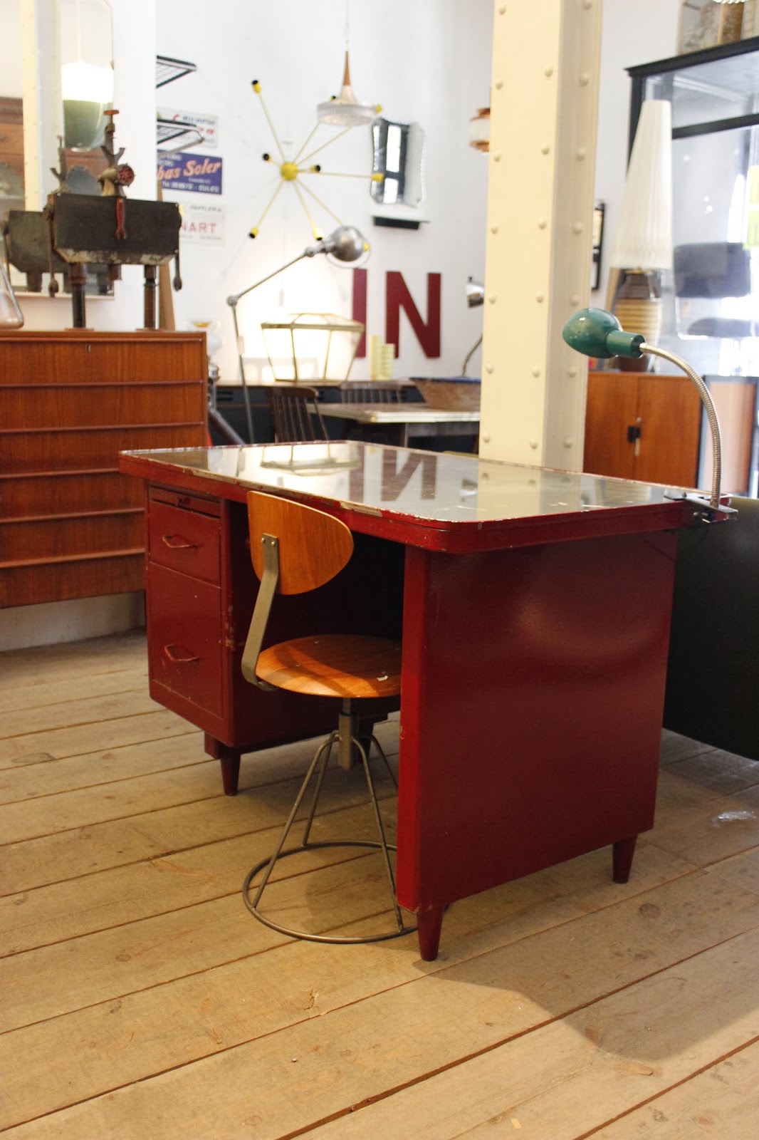 VINTAGE 4P. Tu tienda de muebles vintage en Madrid.: Mobiliario vintage