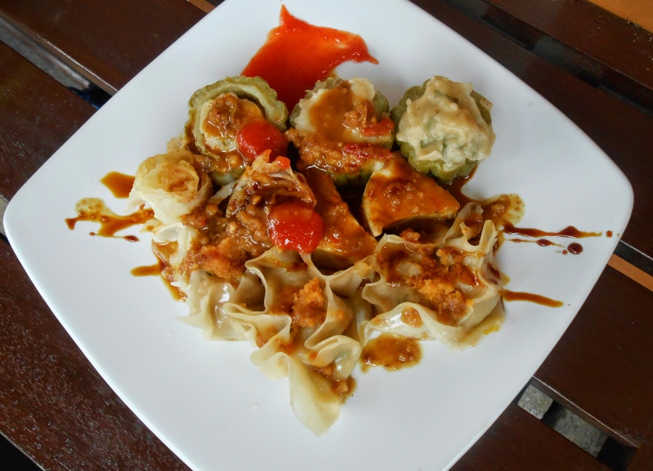 How to Make Siomay with Peanut Sauce