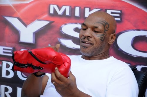 Mike Tyson автограф