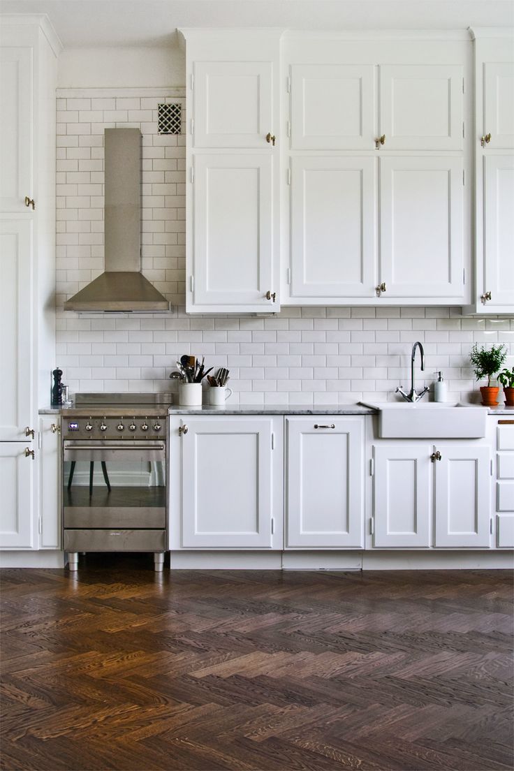 Modifikasi Dinding Dapur Anda Dengan Keramik Putih 