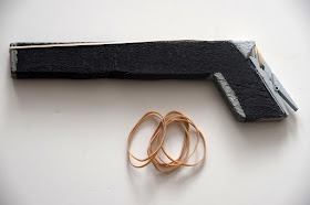 rubber band gun with clothespin 