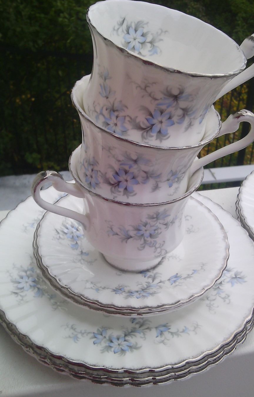 Антиквариат Чайный сервиз Paragon To Her Majesty The Queen Fine Bone China England, 1930е годы