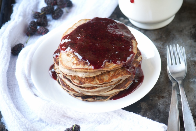 Panqueques y jalea de moras / Mulberry pancakes and syrup
