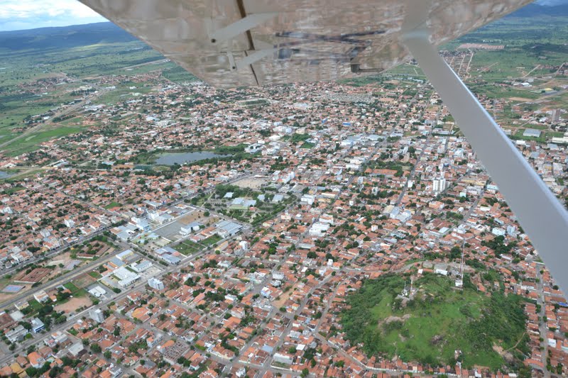 TV LATINHA Vista aérea de Guanambi e do Monte Pascoal