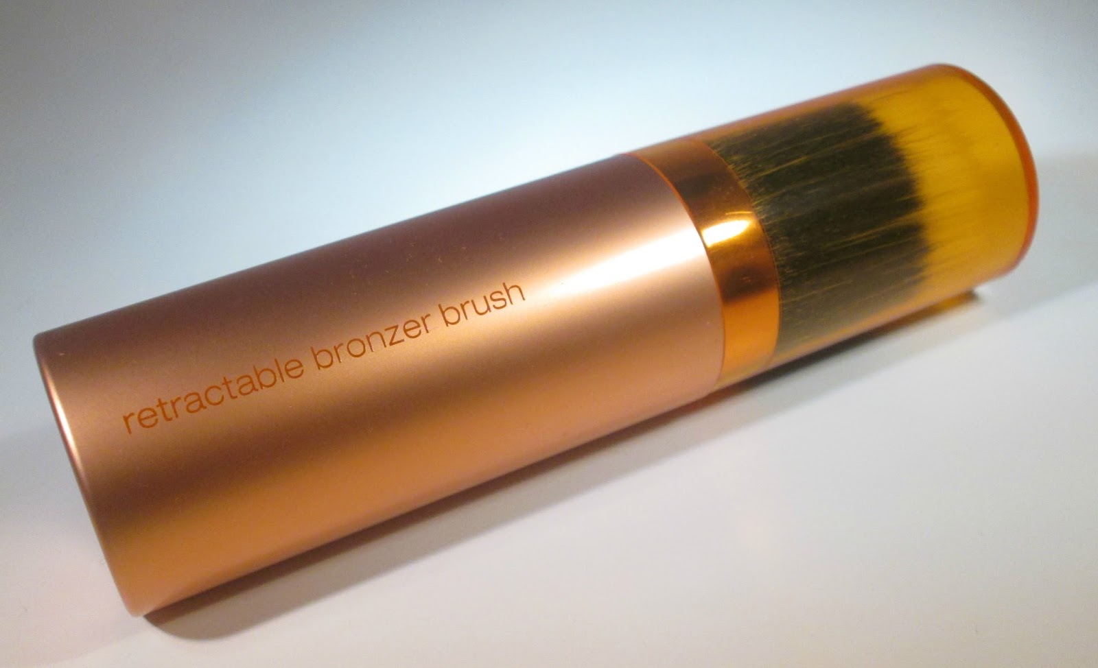 Real Techniques 'NEW' Retractable Bronzer Brush Review