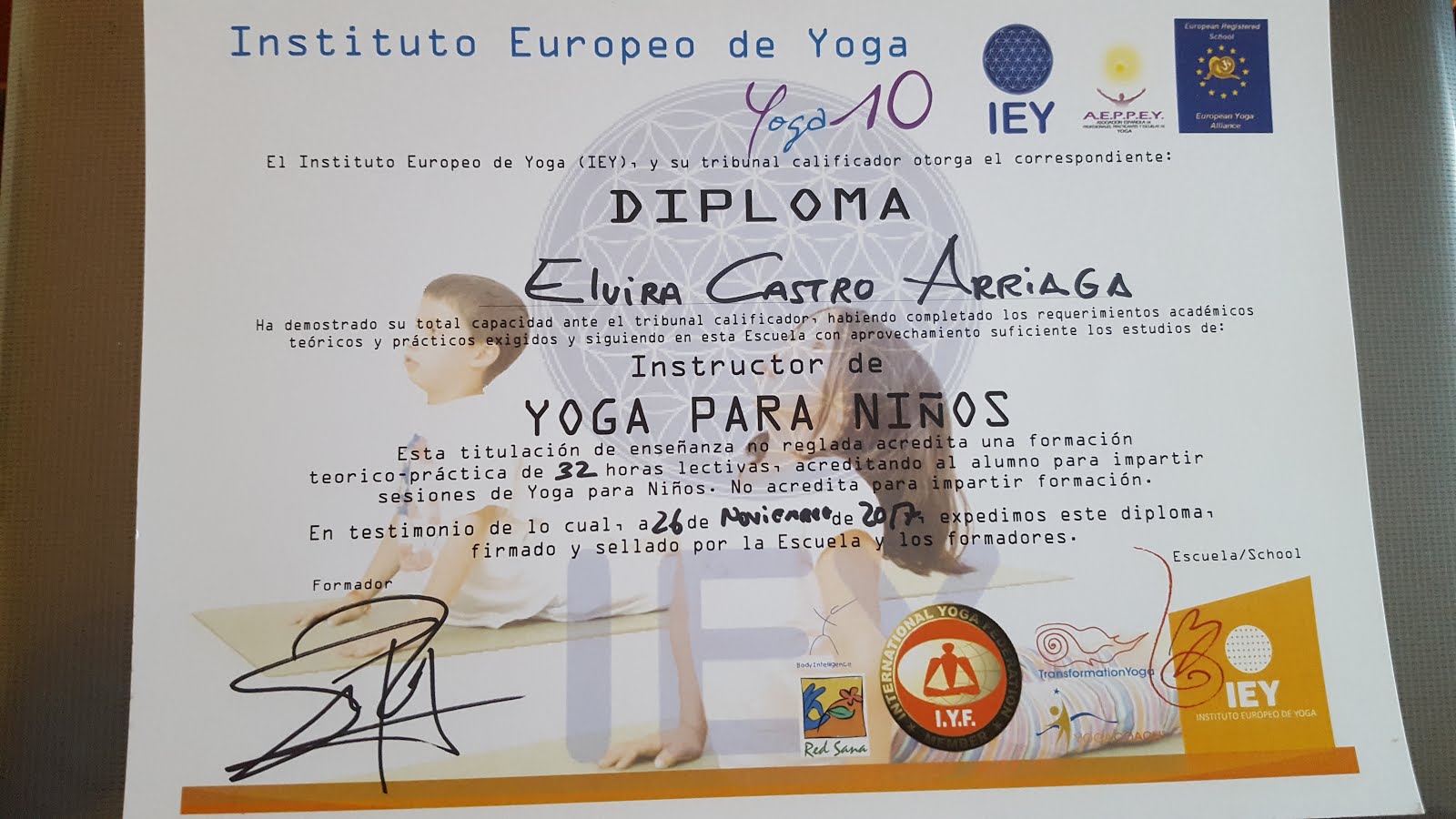 Título de instructor de yoga para niños