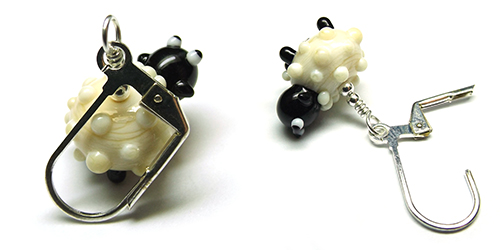 Lampwork glass sheep bead crochet stitch marker by Laura Sparling