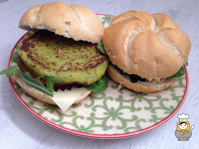 Hamburguesas vegetales de calabacín y guisantes