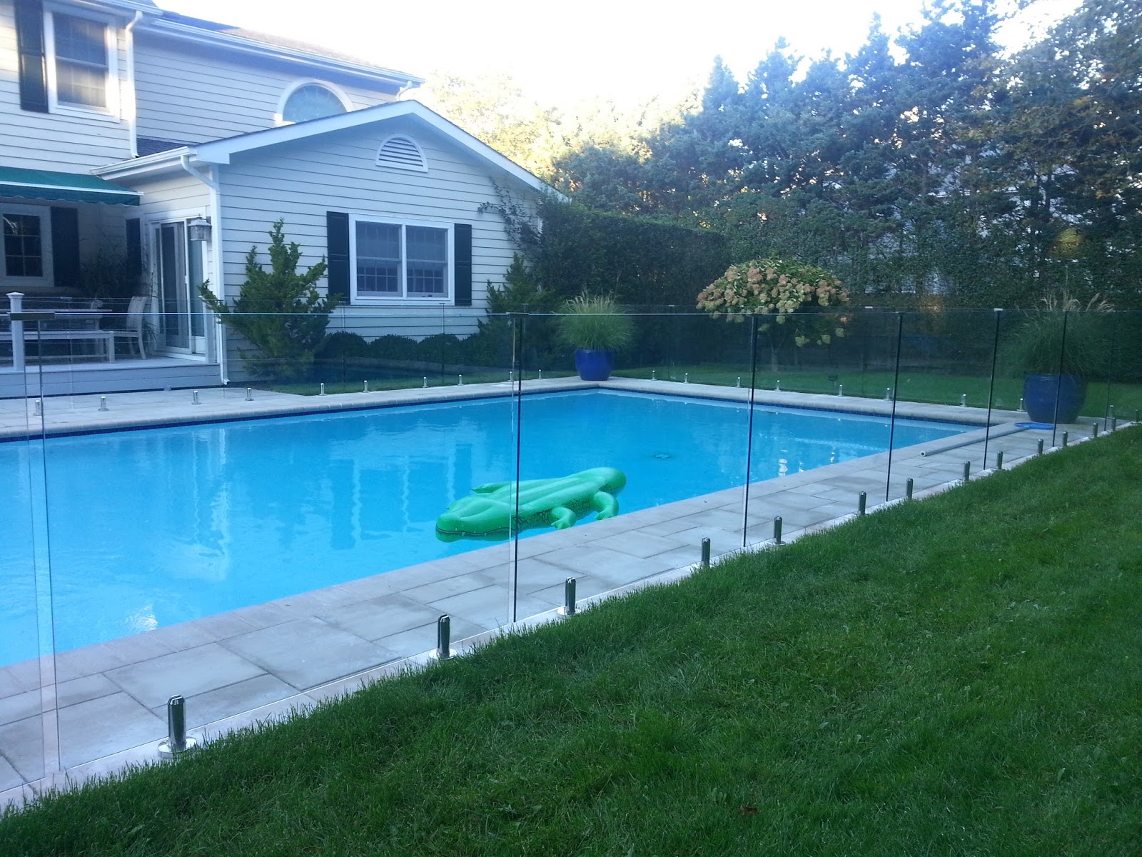 Glass Pool Fences in New York GLASS AND MIRROR COMPANY NEW YORK
