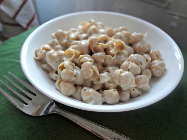 Creamy Garlic Shells Creamy Garlic Shells