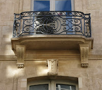 Balcon supérieur du 15 rue Danielle-Casanova à Paris