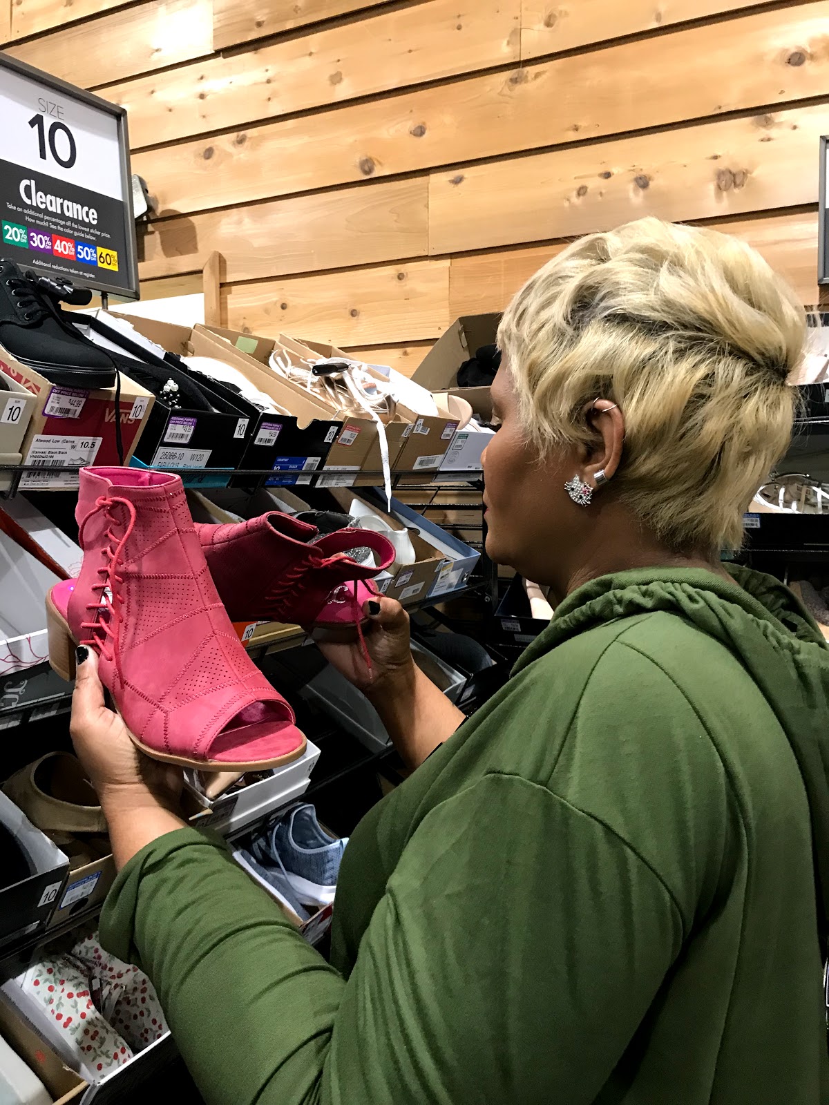 shoe stores for large feet
