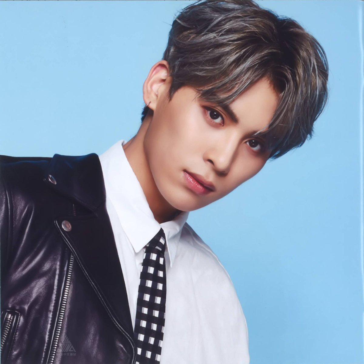 kpop destino: TAEYANG Y YOO HWE SEUNG/SHINee, COSMIC GIRLS, MXM