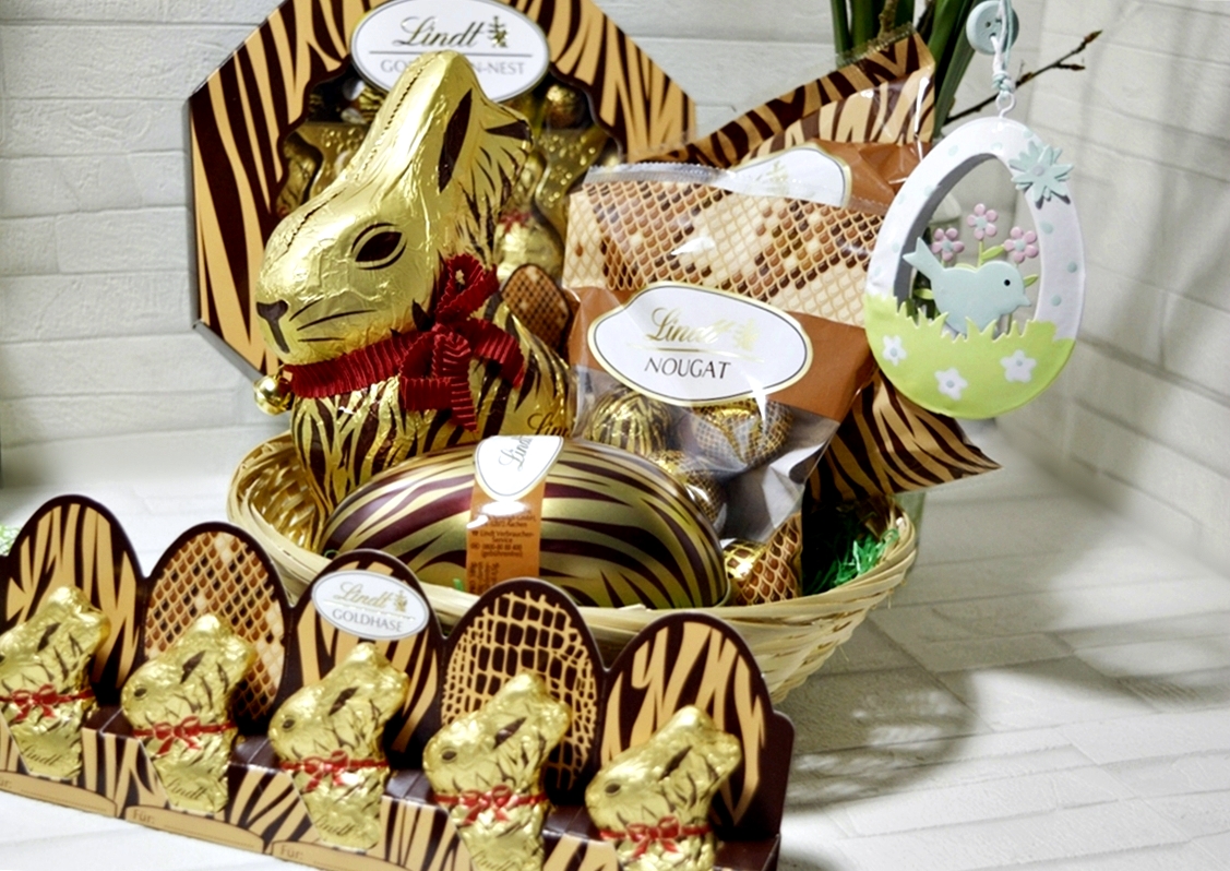 Easter basket with Easter chocolate