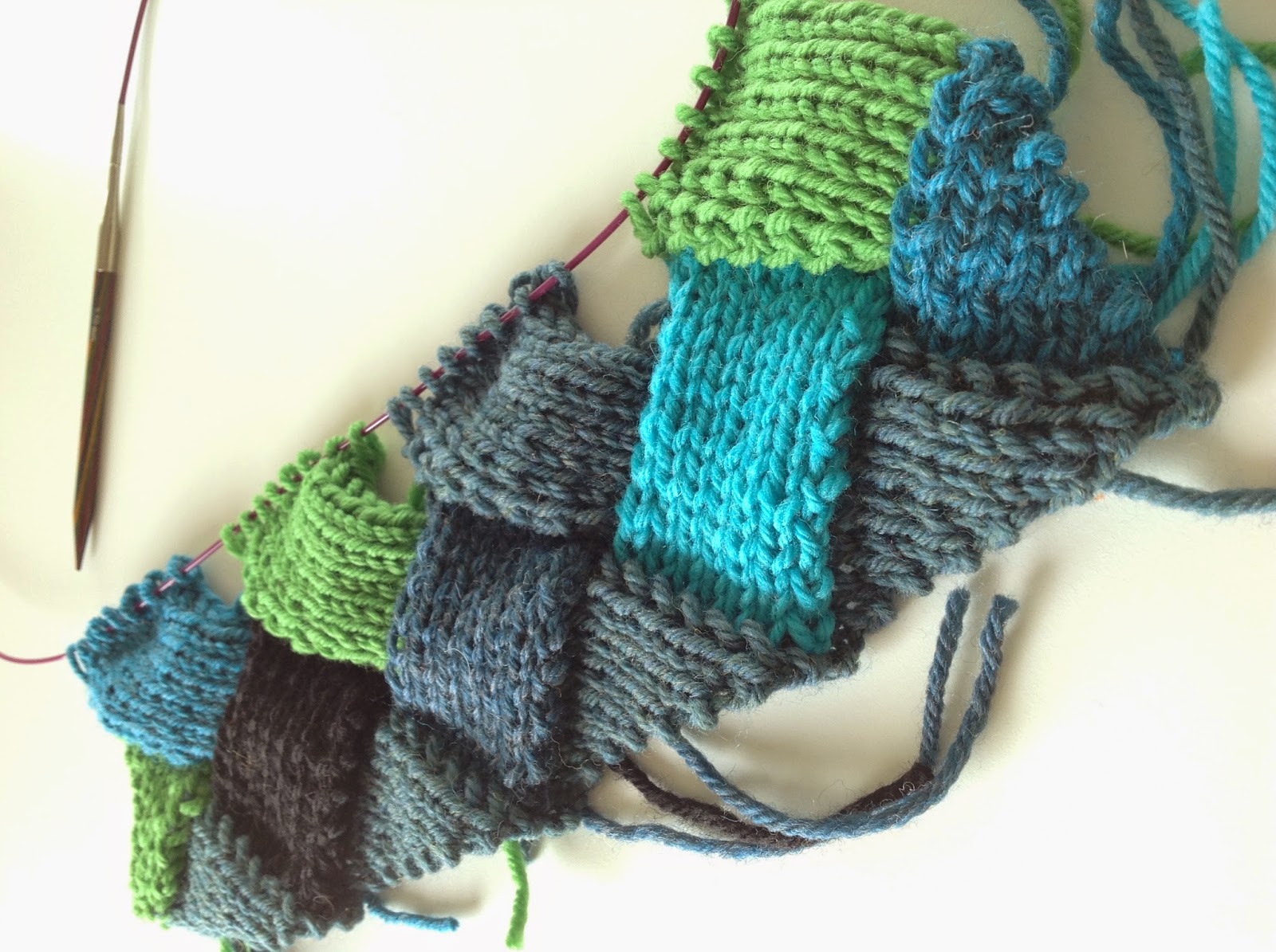 Knitting By Kaae: Lær strikke Neverkont eller Entrelac som det også kaldes (Brush på mit Neverkont