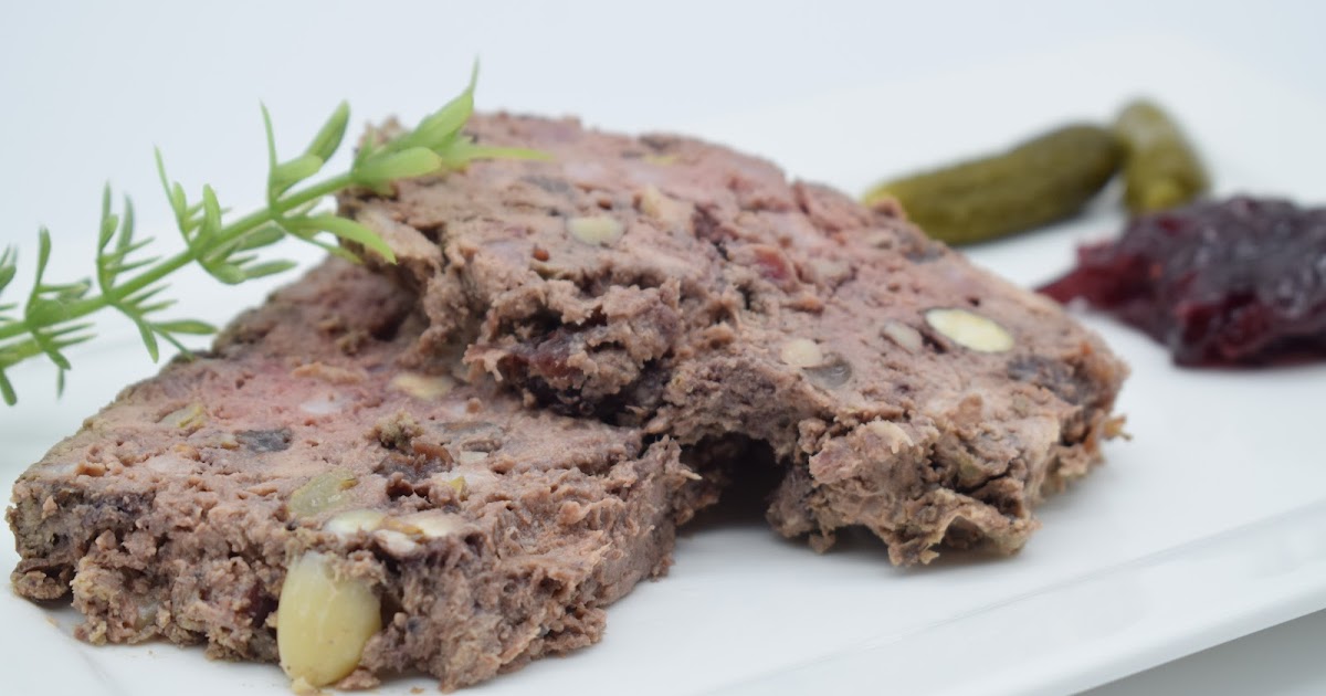Terrine van fazant met noten en gedroogd fruit Terrine of pheasant