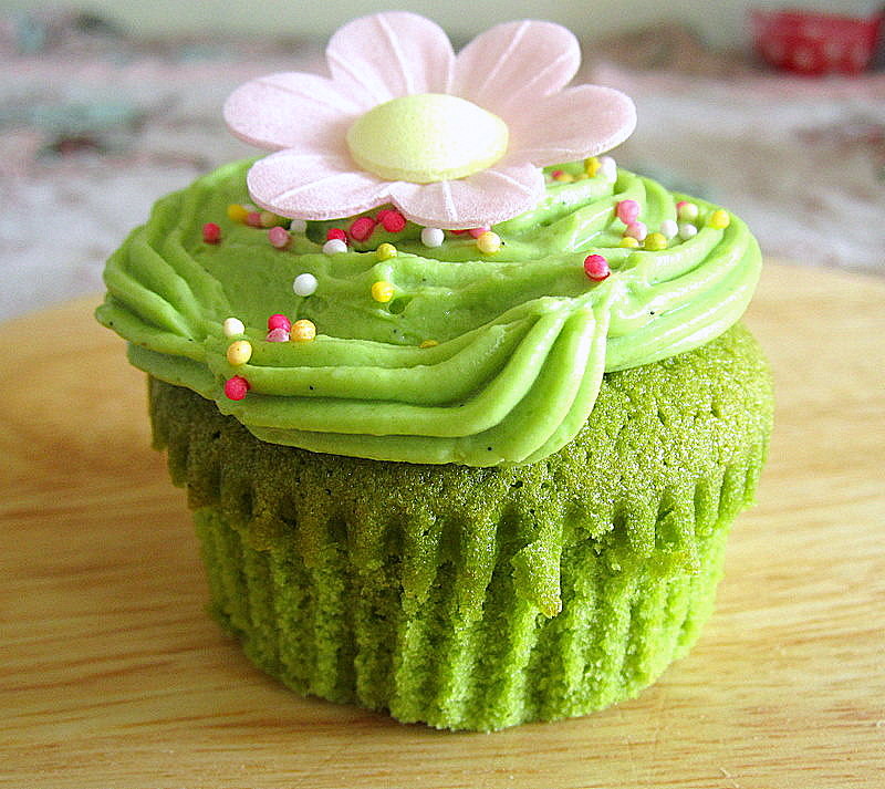 Green Tea Cupcakes with Green Tea Frosting