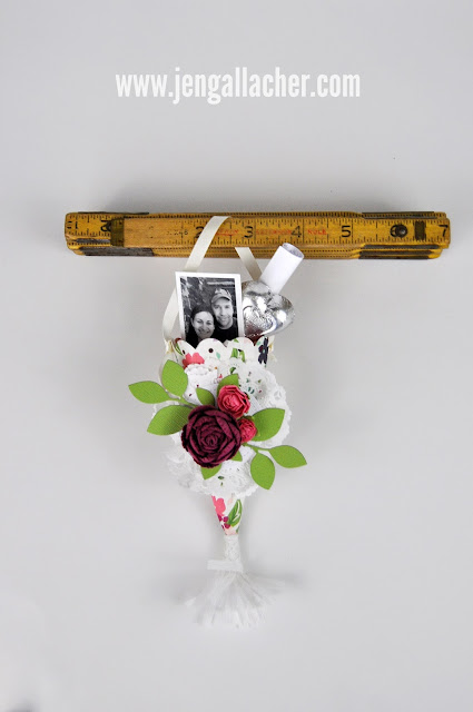 Mother's Day Tussie Mussies with Jen Gallacher from www.jengallacher.com. Includes tutorial and product list. #craft #tussiemussie #mothersday Mother's Day Tussie Mussies with Jen Gallacher from www.jengallacher.com. Includes tutorial and product list. #craft #tussiemussie #mothersday