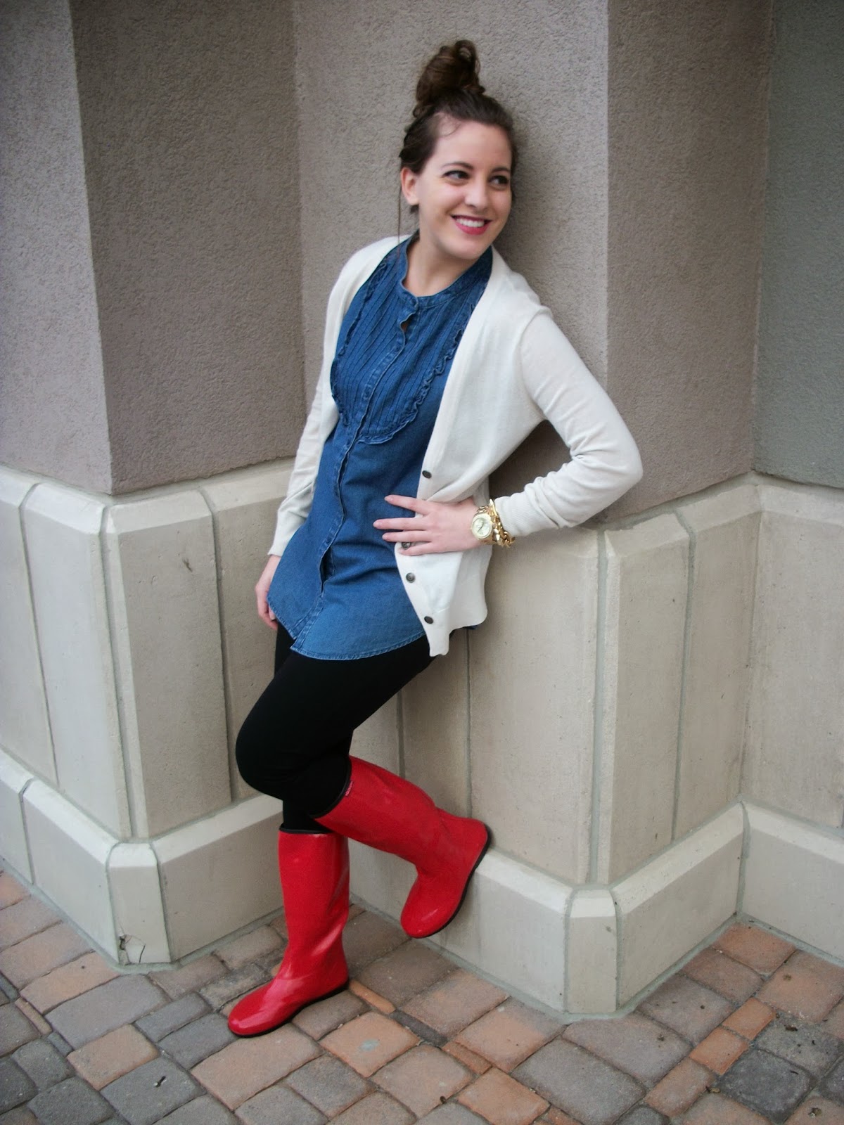 red rain boots and a giveaway | Blushing Boulevard