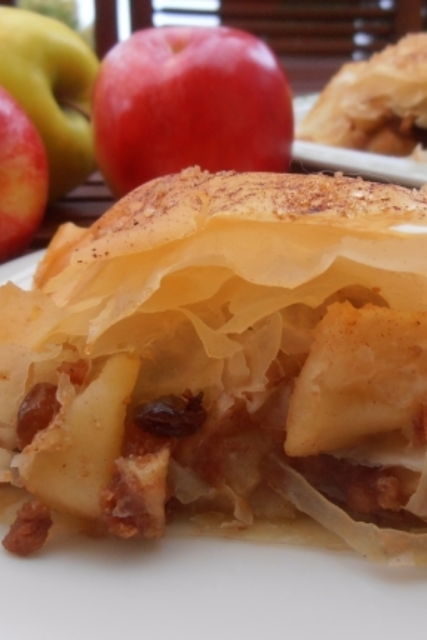 strudel, apfelstrudel, apples, boozy, raisins, recipe, recipes, cake