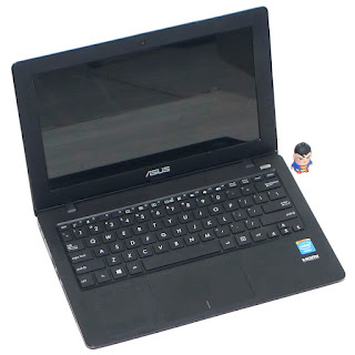 Laptop ASUS X200M Bekas di Malang
