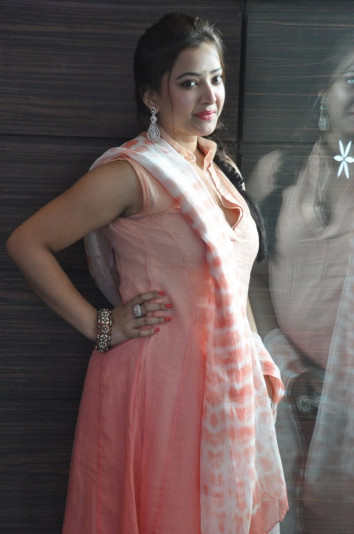 cinefacebook.blogspot.com: shweta_prasad_latest_photos
