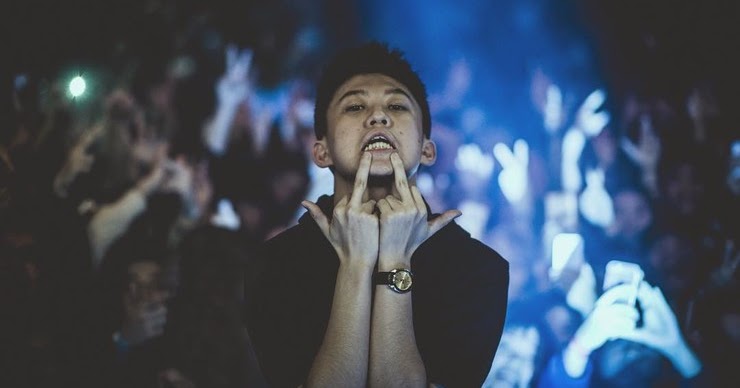 Download Lagu Rich Brian Stick