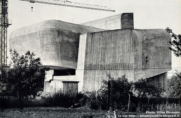Nevers - Eglise Sainte-Bernadette du Banlay  Architectes: Claude Parent, Paul Virilio (Architecture Principe)  Construction: 1963 - 1966 
