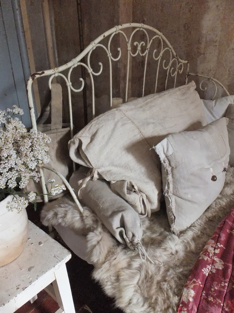 princessgreeneye: Schlafzimmer im "kleinen Haus"...........