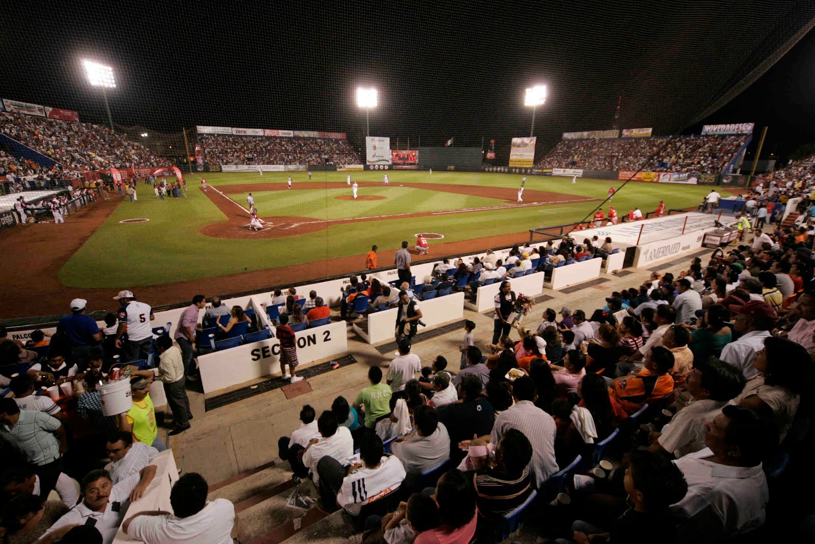 Entre las Butacas y los Bleachers marzo 2012