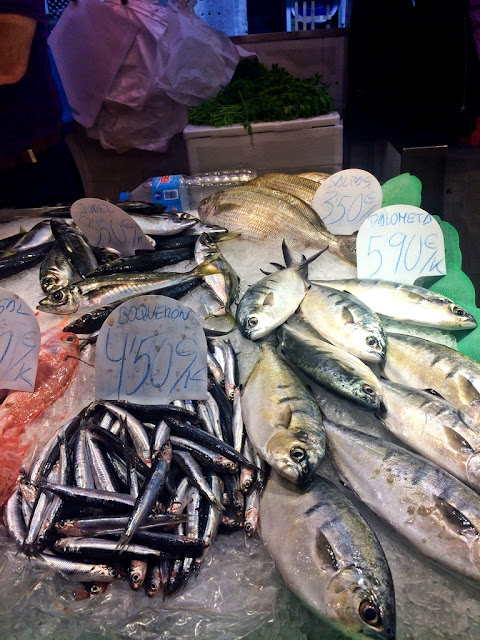 Targ Mercat de la Boqueria w Barcelonie - jak dojechać, dlaczego warto zwiedzić Targ Mercat de la Boqueria w Barcelonie - jak dojechać, dlaczego warto zwiedzić
