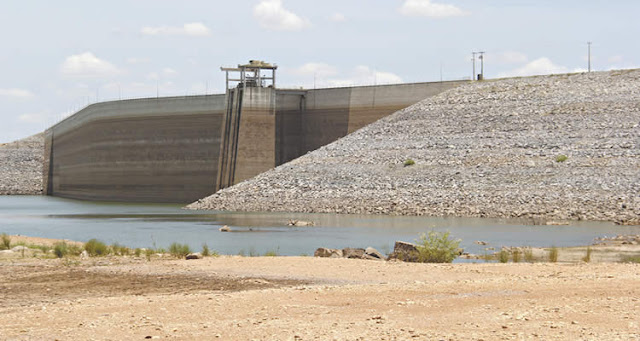 Resultado de imagem para ReservatÃ³rios com baixos nÃ­veis de acumulaÃ§Ã£o
