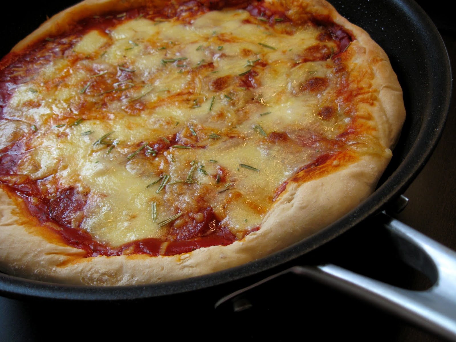 Gallerphot: tomatensoße für pizza selber machen
