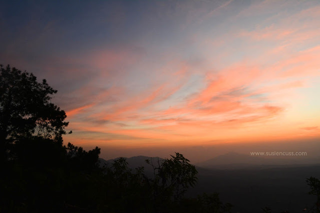 sunrise di gunung manglayang