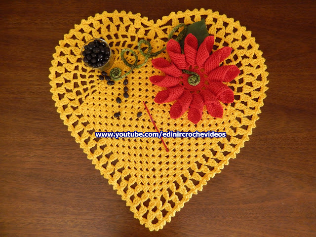 como fazer tapete de croche coração como fazer americano de croche coração