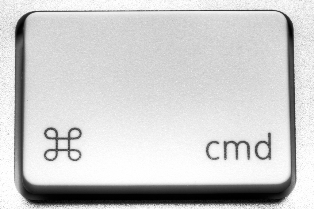 Command buttons. Cmd клавиша. Cmd на маке. Cmd кнопка Mac. Клавиша cmd на ноутбуке.