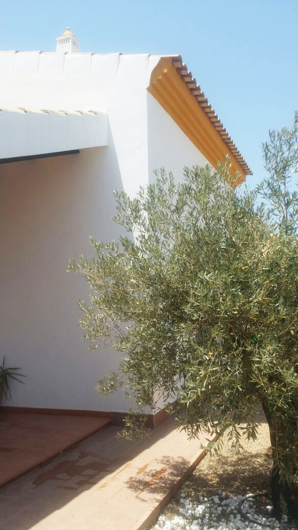 Estudio Honorio Aguilar - Promoción de viviendas aisladas en la urbanización La Pastora Estudio Honorio Aguilar - Promoción de viviendas aisladas en la urbanización La Pastora