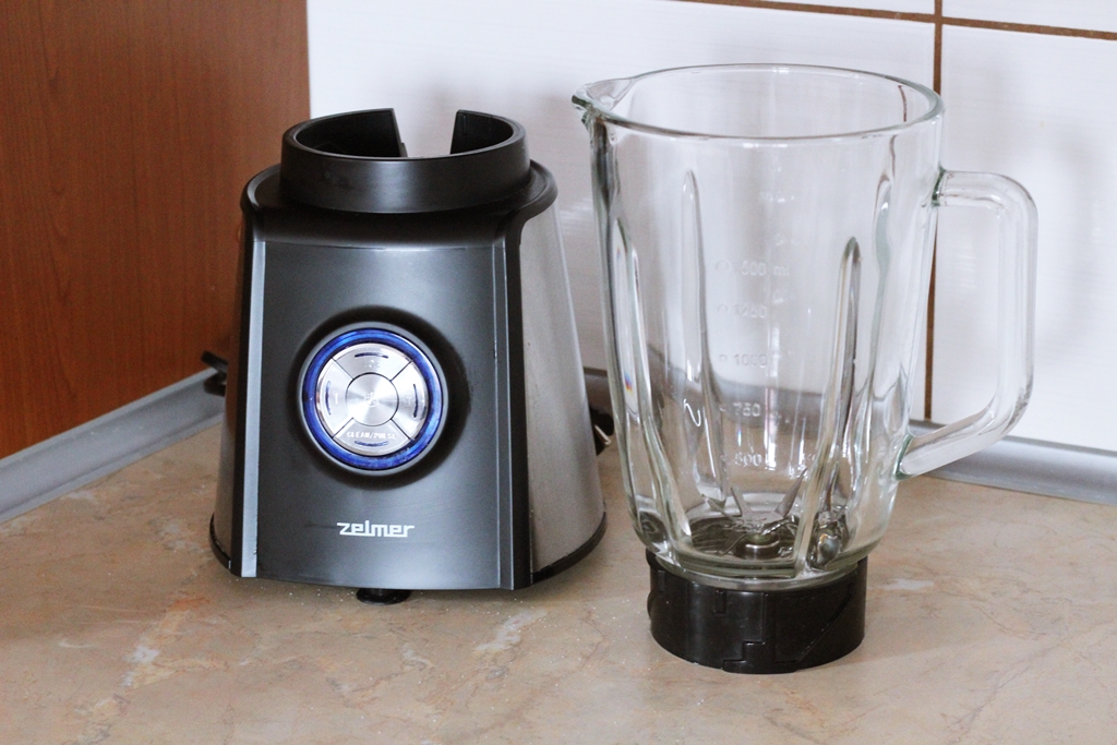 Blender kielichowy jaka moc?