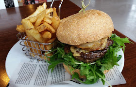 Araroa Tearooms, Auckland, burger