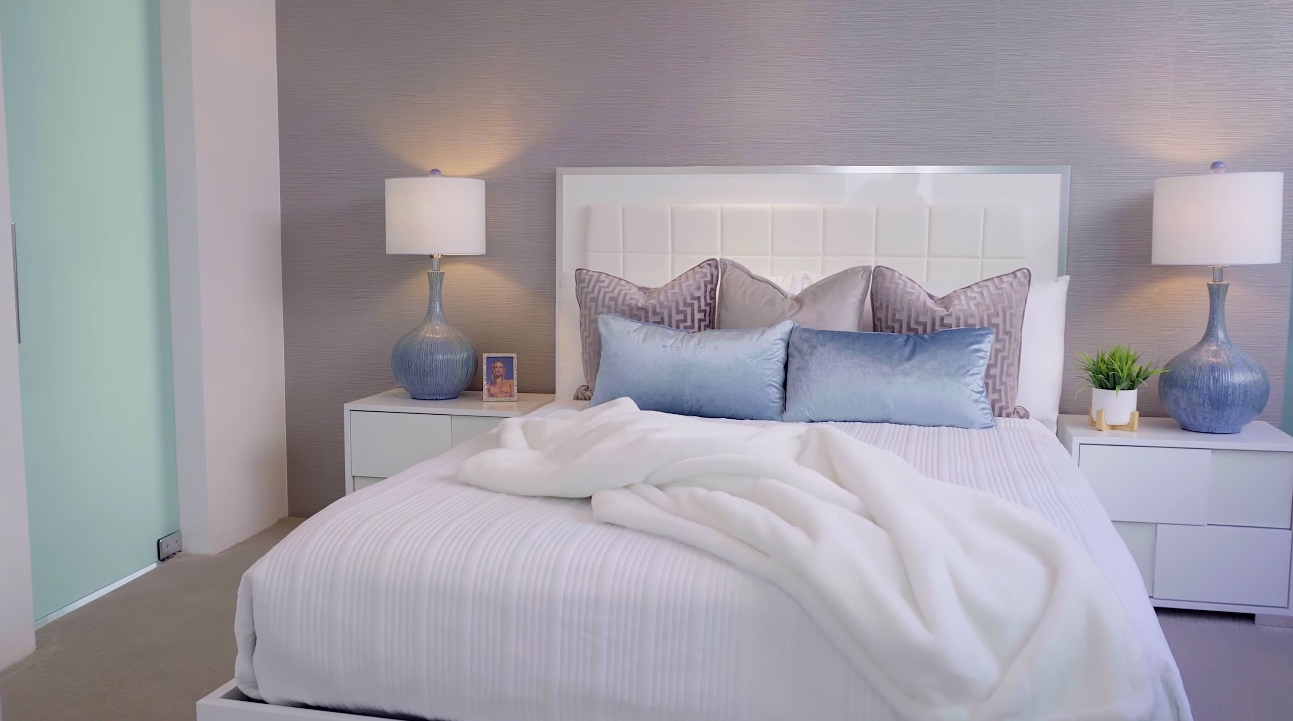 32 Photos vs. Palm Springs, CA Luxury Home Interior Design Tour By Brian Foster