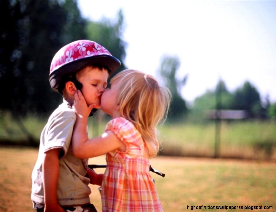 Kiss For Babies Wallpapers Hd High Definitions Wallpapers