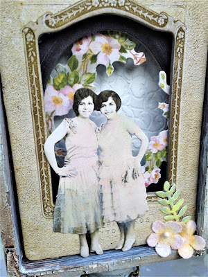 Tim Holtz Ideaology Baseboard Frames Vignette Box Home Decor For The Funkie Junkie Boutique Sara Emily Barker http://sarascloset1.blogspot.com/ Baseboard Frames Vignette Home Decor Tutorial Tim Holtz 4